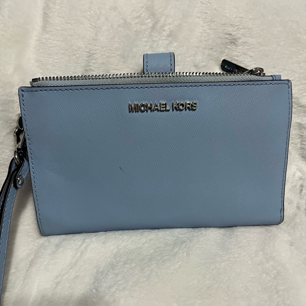 Michael kors wristlet
